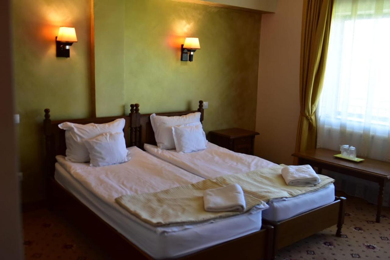 Bellavista Brasov Hotel Sacele Exterior photo